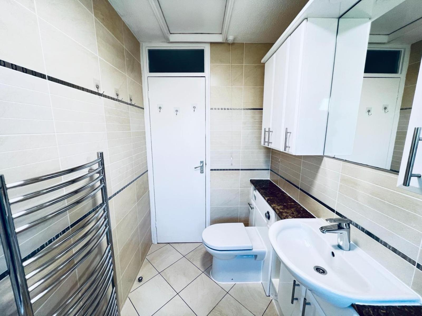 Rooms In Stylish House 밀턴 케인즈 외부 사진