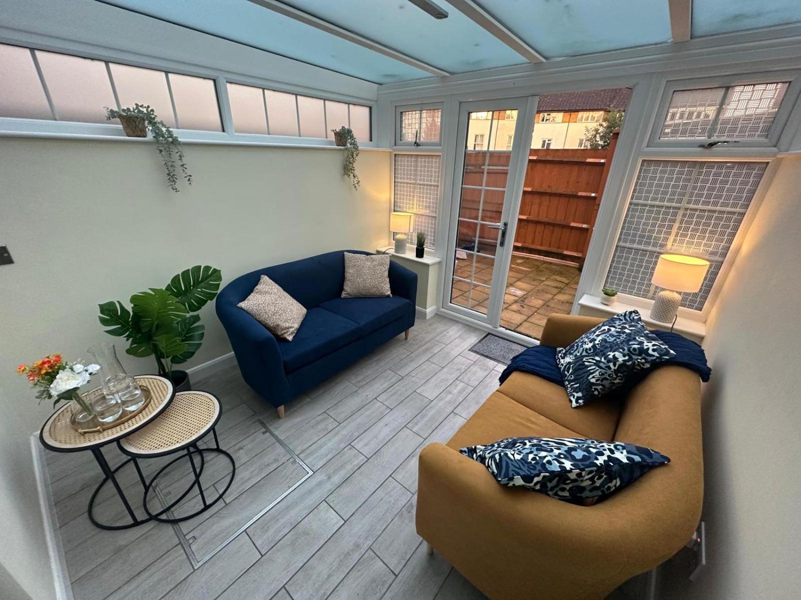 Rooms In Stylish House 밀턴 케인즈 외부 사진